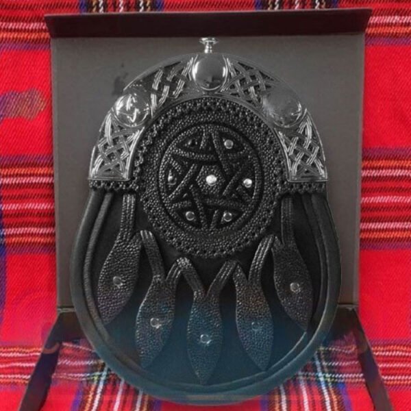 Black Leather Bryson Hunting Sporran