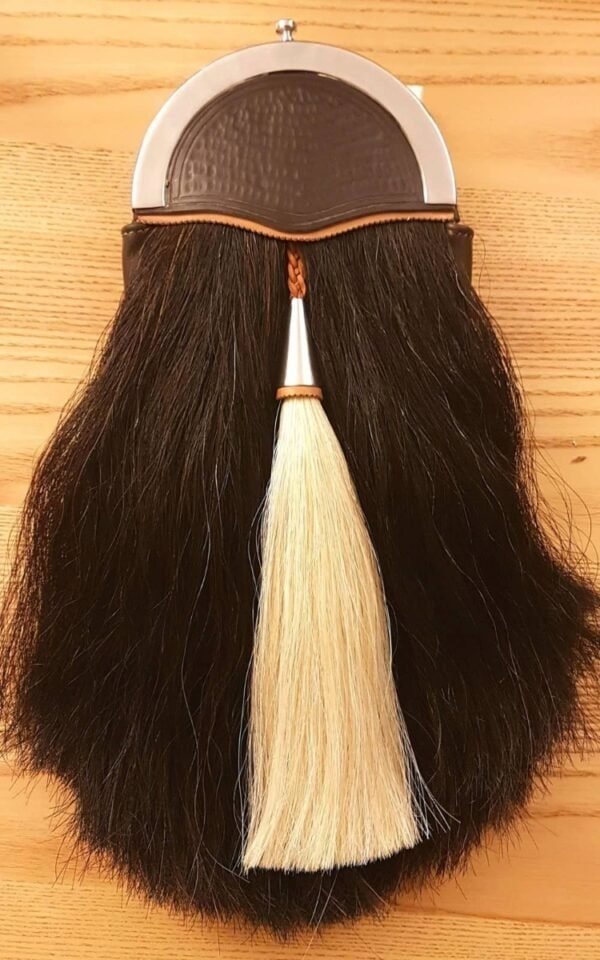Hand Stitched Horsehair Sporran With Highlander Egypt Cantle - Image 3